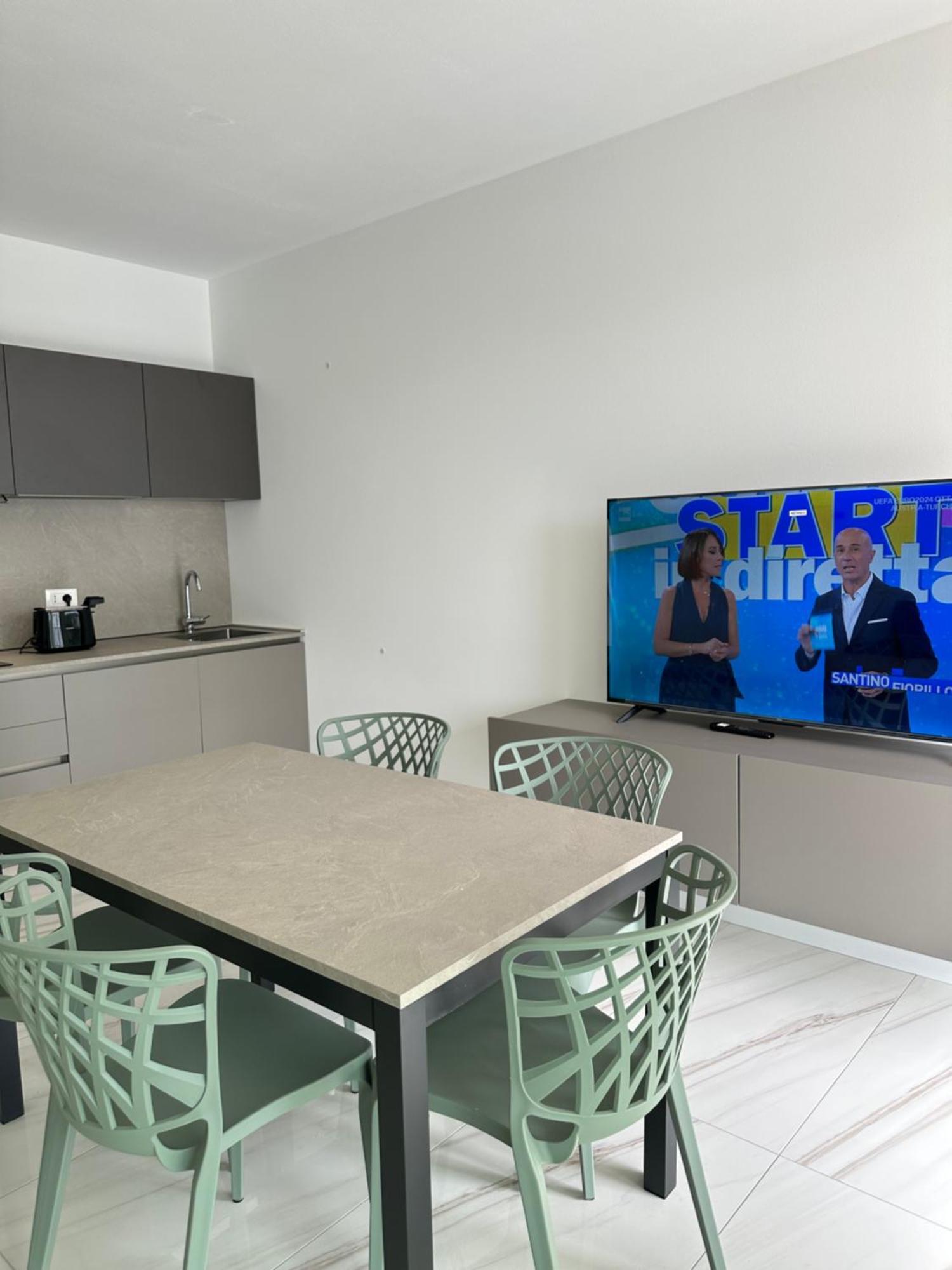 Beach Palace With Small Swimming Pool, Private Beach, Parking Lido di Jesolo Ngoại thất bức ảnh