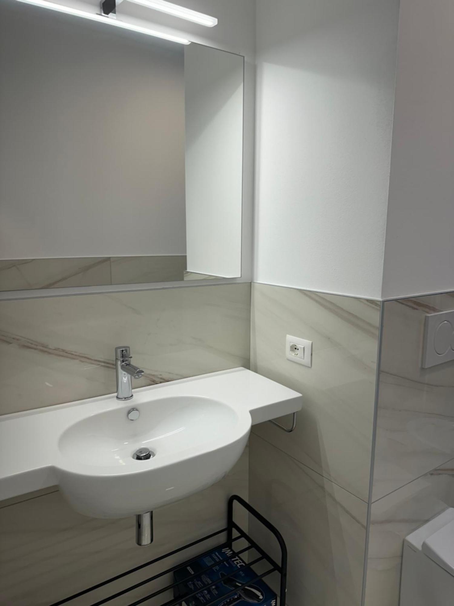 Beach Palace With Small Swimming Pool, Private Beach, Parking Lido di Jesolo Ngoại thất bức ảnh