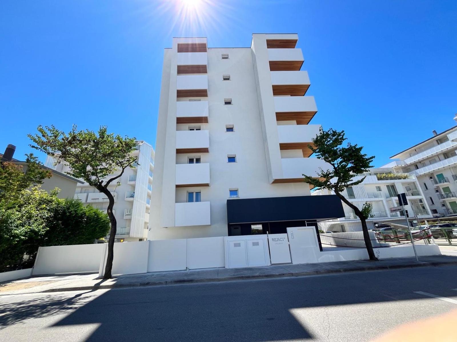 Beach Palace With Small Swimming Pool, Private Beach, Parking Lido di Jesolo Ngoại thất bức ảnh