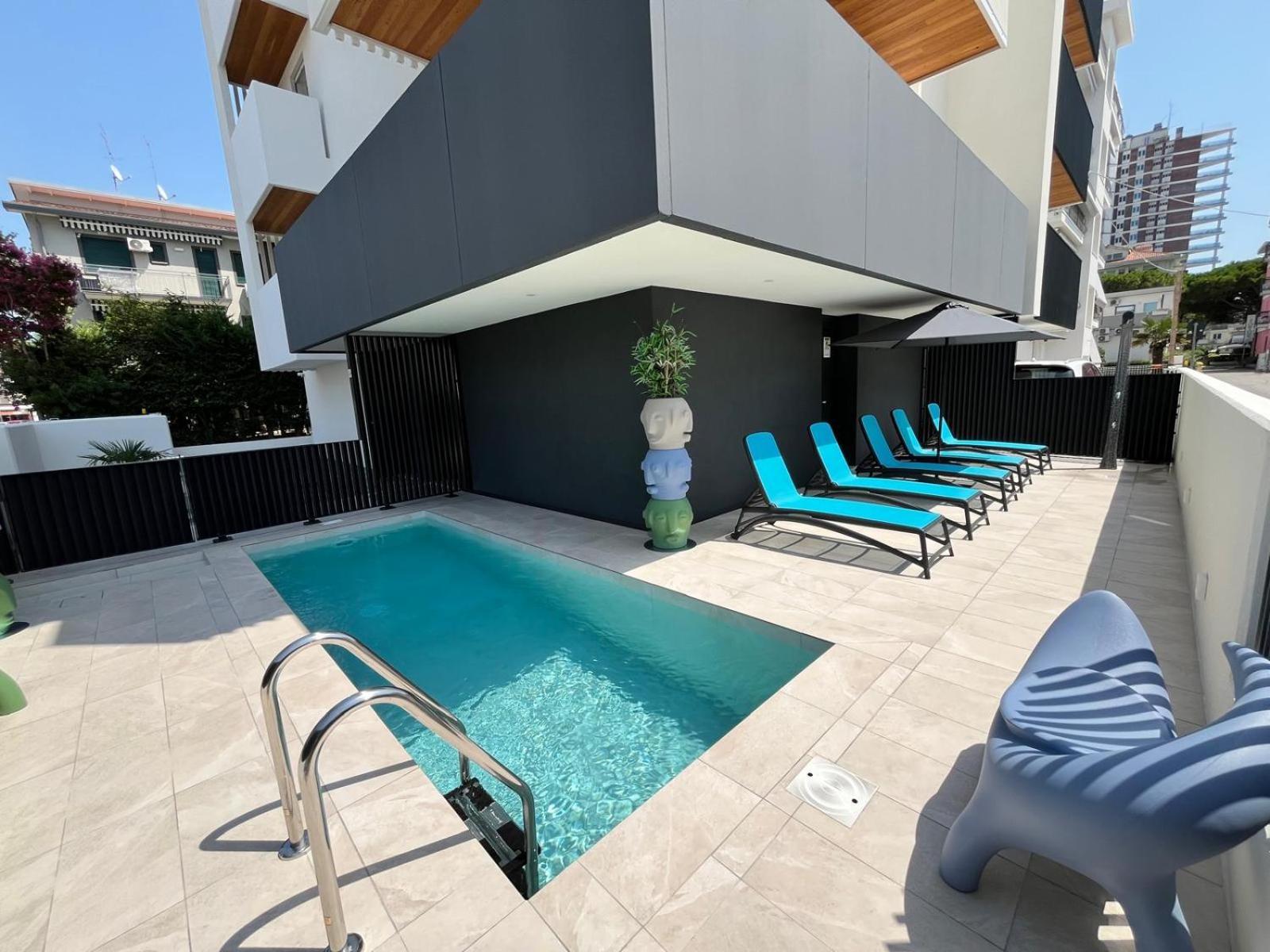 Beach Palace With Small Swimming Pool, Private Beach, Parking Lido di Jesolo Ngoại thất bức ảnh