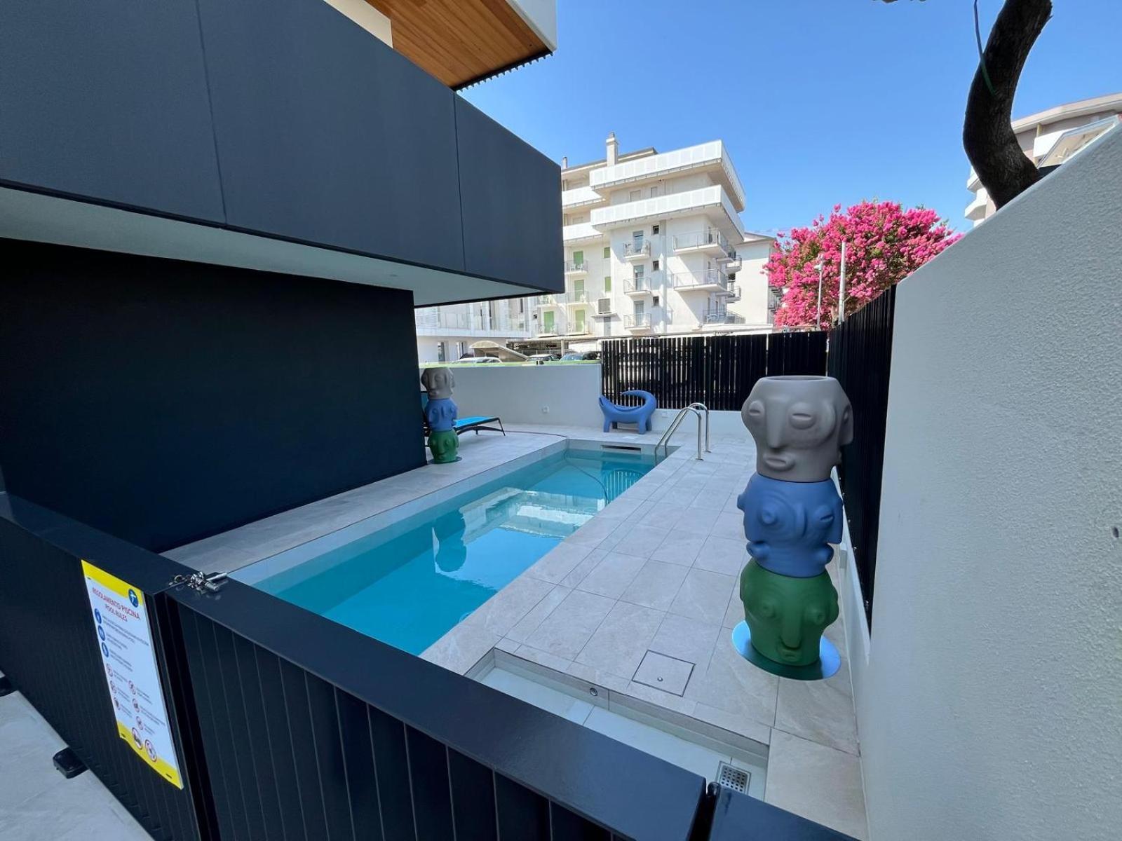 Beach Palace With Small Swimming Pool, Private Beach, Parking Lido di Jesolo Ngoại thất bức ảnh