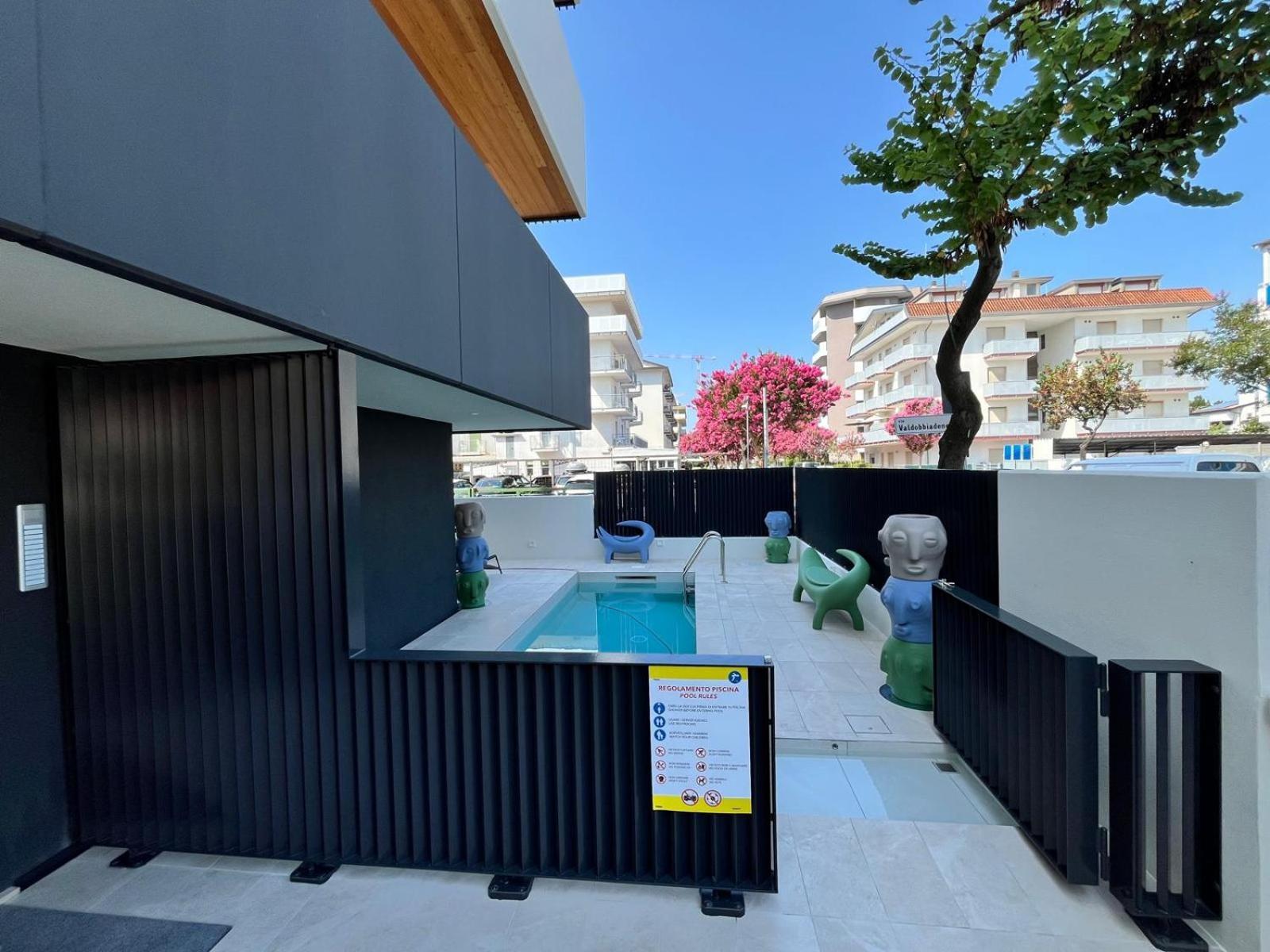 Beach Palace With Small Swimming Pool, Private Beach, Parking Lido di Jesolo Ngoại thất bức ảnh